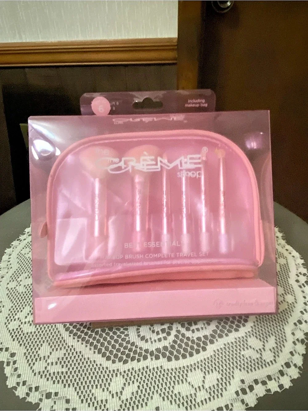 the Crème shop Be Essential 6 - Piece Brush Set with pouch Pink NWT